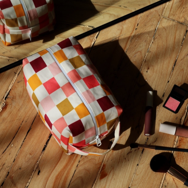 Makeup Bag - Retro Grid